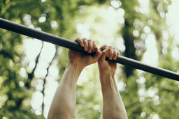 Thick Bar vs Thin Bar: Why Grip Diameter Changes Everything in Calisthenics