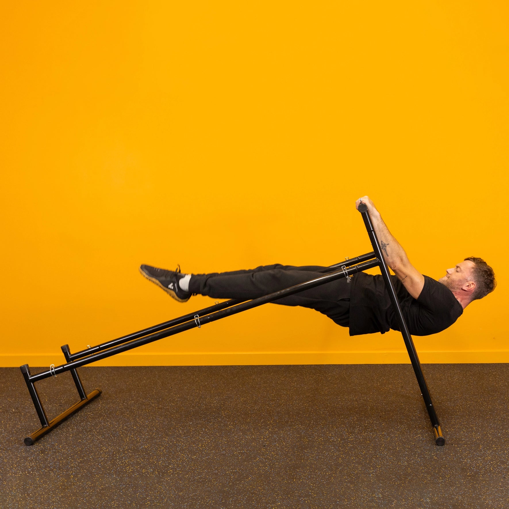 Pull up bar gravity discount fitness